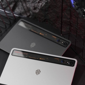 红魔电竞平板3 Pro发布：内置PC模拟器，首发3999元起