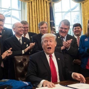 特朗普弄巧成拙，百万吨俄油低价甩卖，让中国成了最大赢家 ...