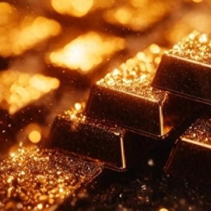 “一觉醒来涨5000元”！上海等多地门店排长队，两三个小时才能进店 ...