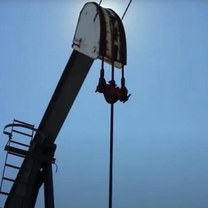 夏季需求消退+俄罗斯原油重返市场，原油偏向利空