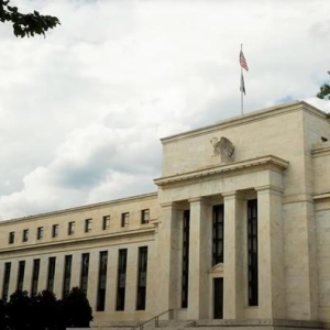 美元跌穿趋势线、黄金站上3400！再谈美联储降息预期催热资产，怎么布局不踏空？ ...