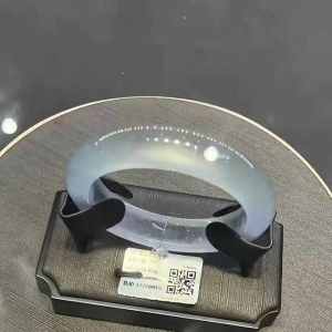 胖东来那只一百多万的手镯到底值不值。