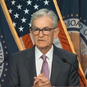 破解鲍威尔的“语言艺术”：“非孤立行动”与“不背书”背后的交易信号 ...