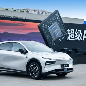 华为“阴影”下，蔚小理紧急“换防”？