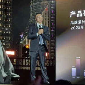 品牌最贵车型！零跑汽车发布D系列首款产品，欲借“名牌”配置冲出“红海”？ ...