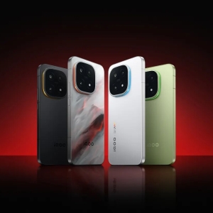 不止于电竞 iQOO 15的“全能进化”与长期主义