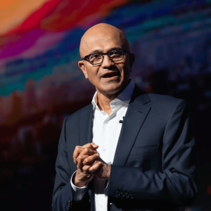 实现“非凡AI成就”：微软CEO纳德拉薪酬涨至近7亿 创十多年最高 ...