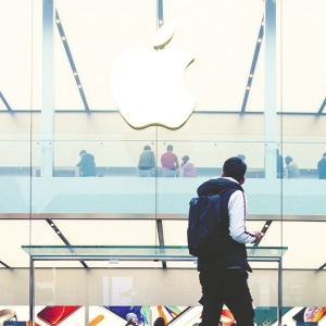 “无卡时代”来临，苹果“引爆”eSIM手机商用