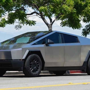 特斯拉因车灯过亮召回6万多辆Cybertruck 将通过远程更新修复