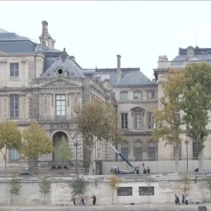 6天后，终于抓到了！卢浮宫抢劫案，两名嫌疑人已被捕