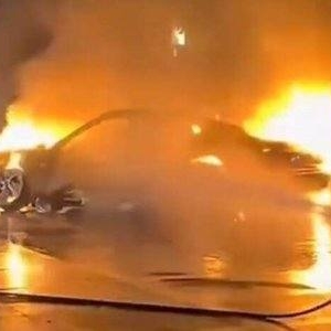 保时捷Q3利润暴跌99%，CEO即将卸任！国内Taycan又起火烧成空壳，曾宣布取消自主研发电 ...