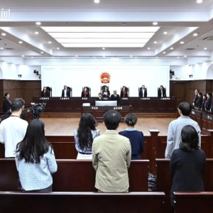 债务人财务造假债券违约，农商行起诉五家中介机构，法院判决：赔偿1800万元 ...