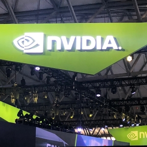 史上首家！英伟达，破5万亿美元！超过英、法、德等国股市总市值 ...