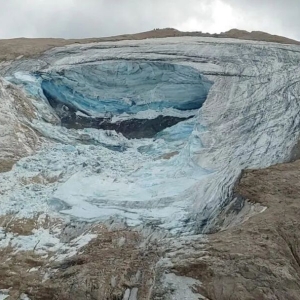 阿尔卑斯一座山峰雪崩，5名德国游客身亡，其中包括一对父女 ...