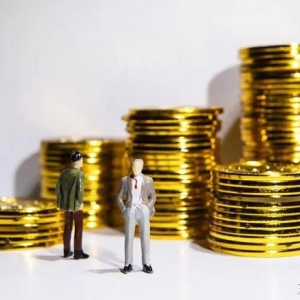 简述实值期权，虚值期权和平价期权的含义